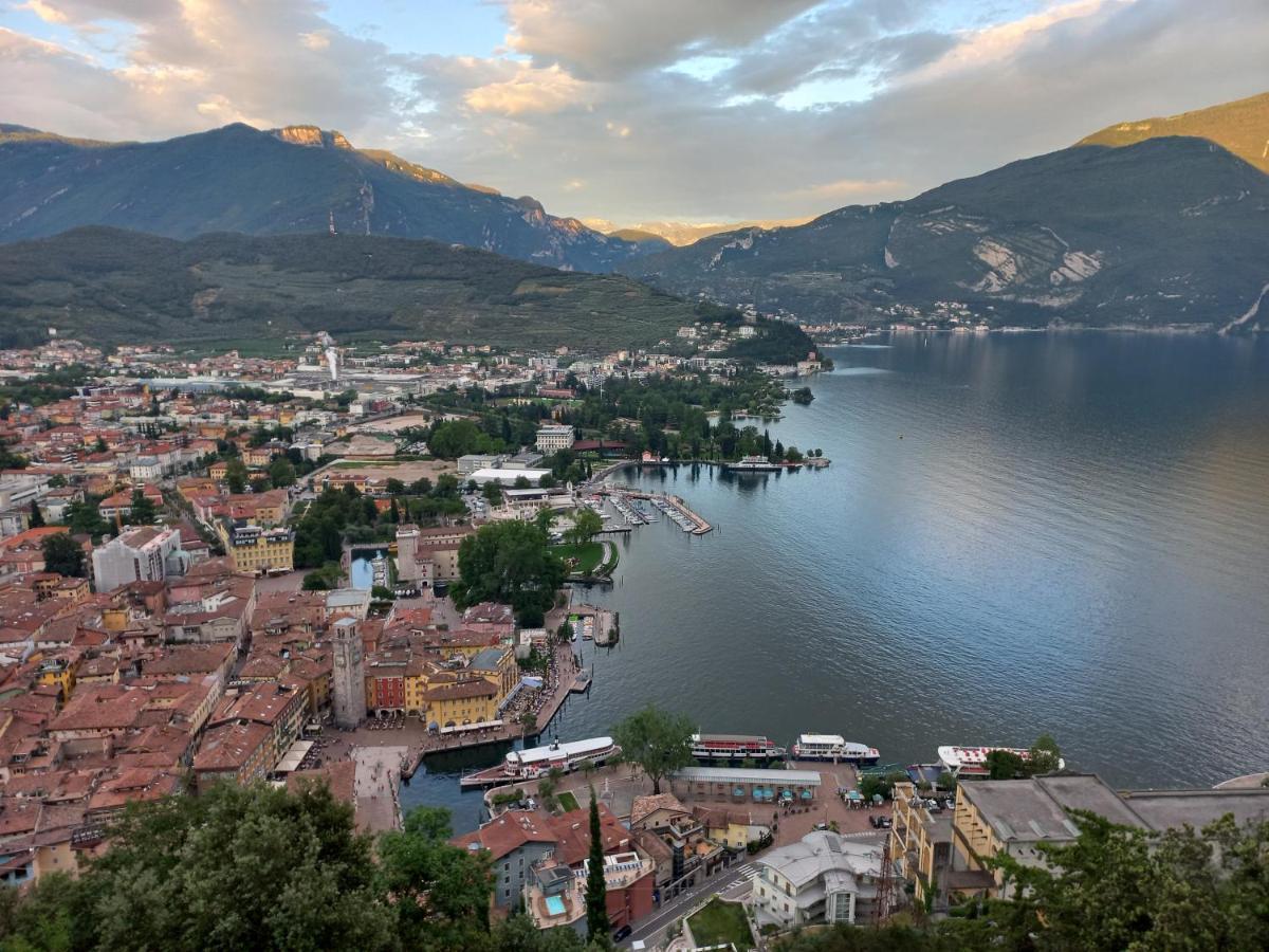 North Lake Riva Apartment, Steps From The Garda Lake Dış mekan fotoğraf
